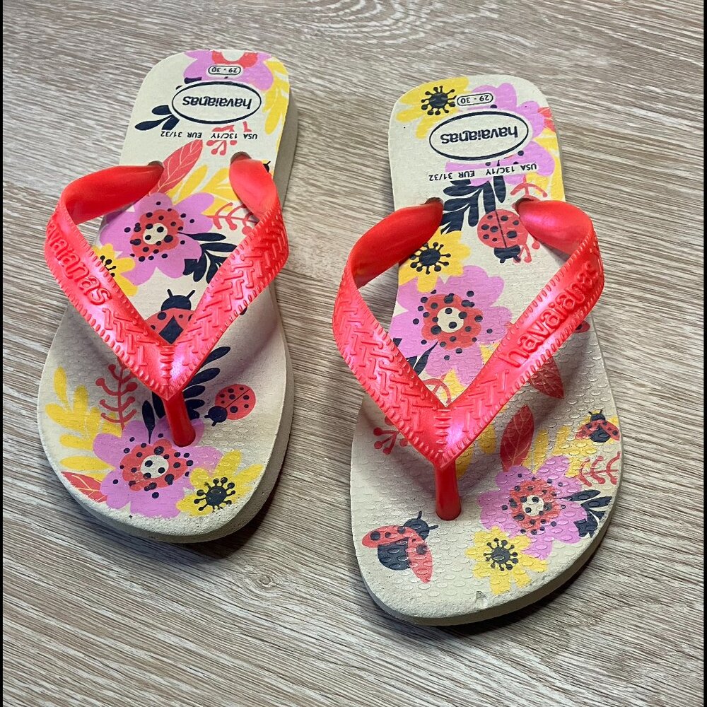 Havaianas Girl's Flip Flops Flores and lady bug pattern US Size 13C 1Y EU 31 32